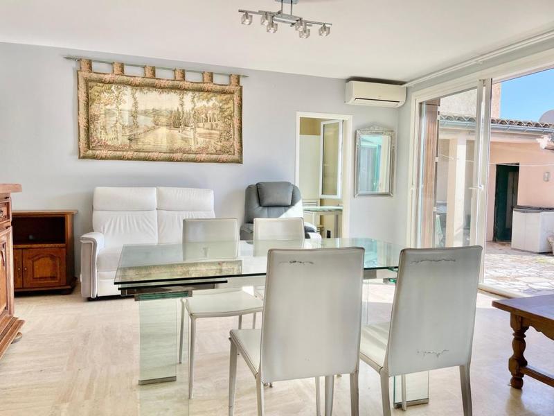 Maison - 94 m² - 5 pièces