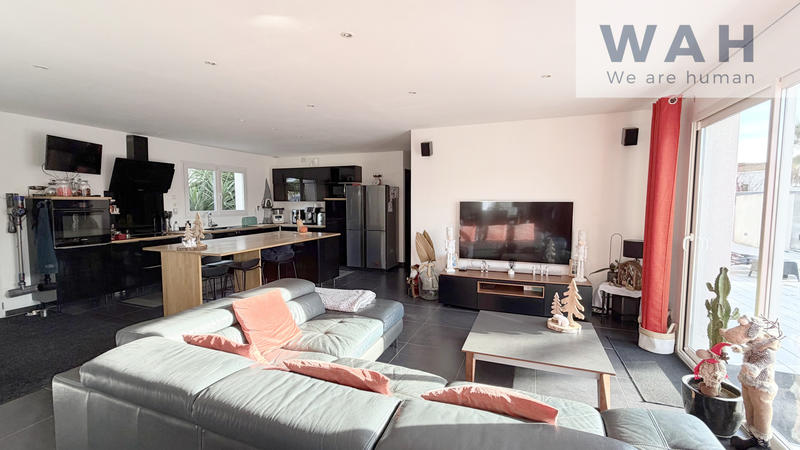 Maison - 203 m² - 7 pièces