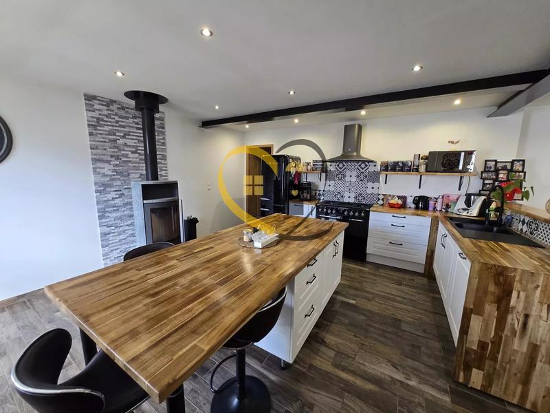 Maison - 90 m² - 3 pièces