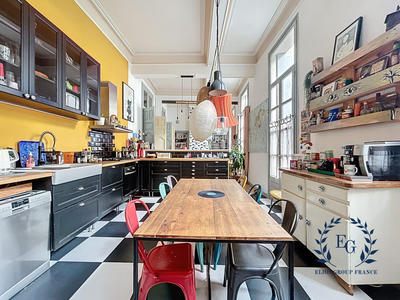 Appartement - 225 m² - 7 pièces