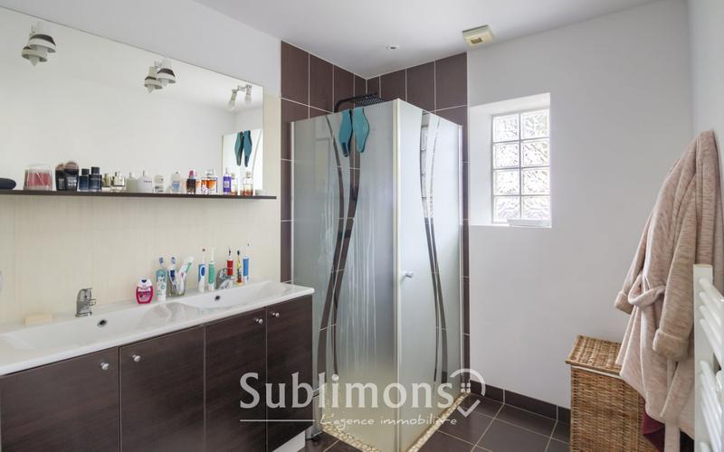 Maison - 168 m² - 8 pièces