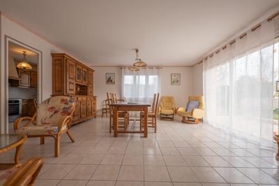 Maison - 102 m² - 4 pièces