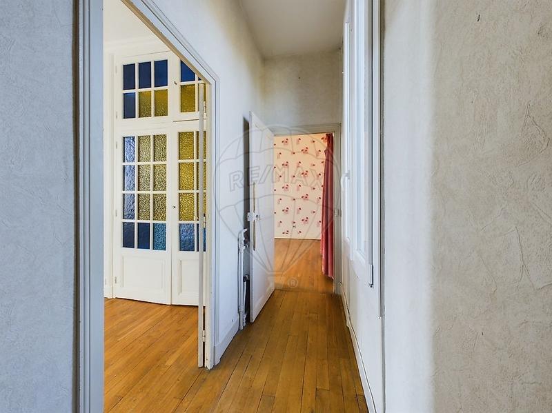 Maison - 220 m² - 6 pièces