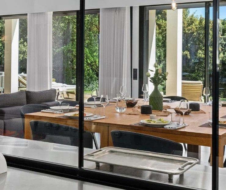 Maison - 1 000 m² - 15 pièces