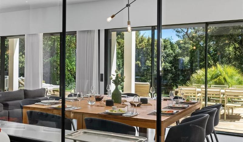 Maison - 1 000 m² - 15 pièces