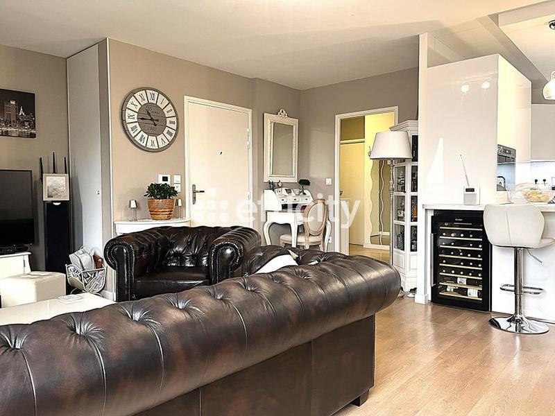 Appartement - 80 m² - 4 pièces