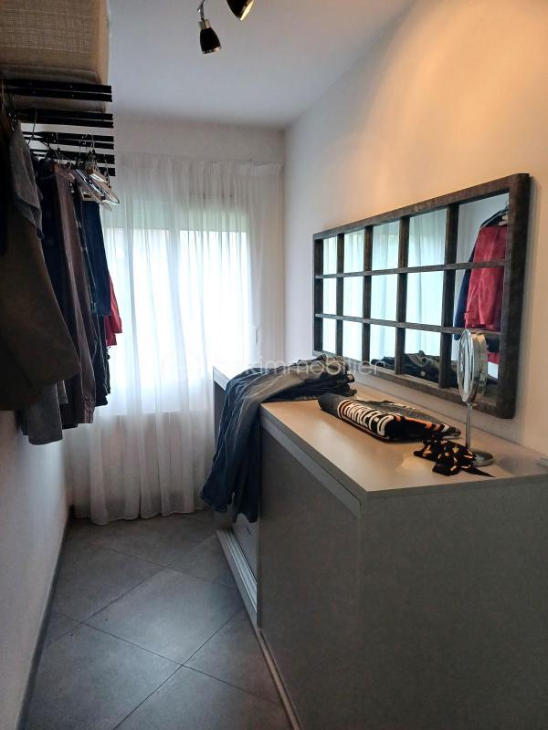 Maison - 243 m² - 8 pièces