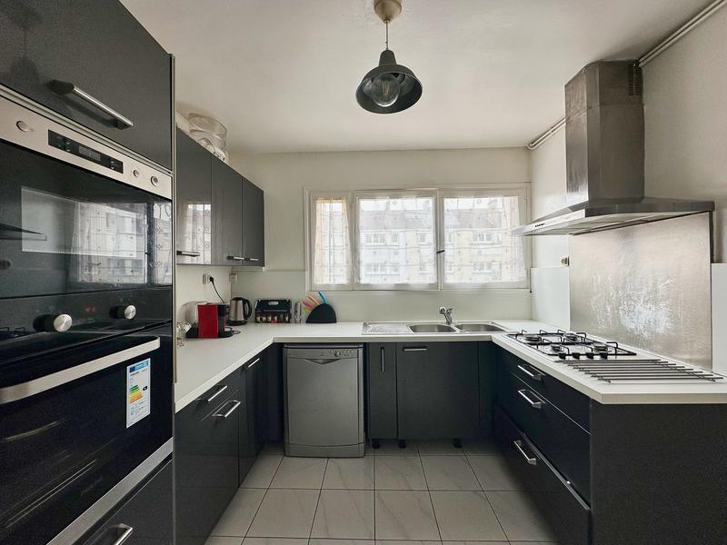 Maison - 96 m² - 5 pièces