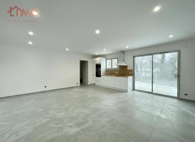 Maison traditionnelle - 99 m² - 5 pièces