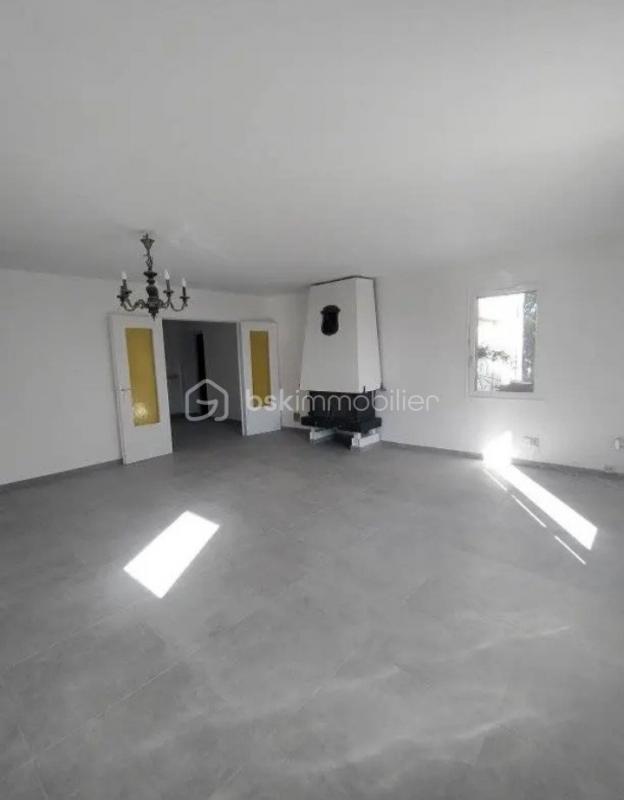 Maison - 143 m² - 5 pièces