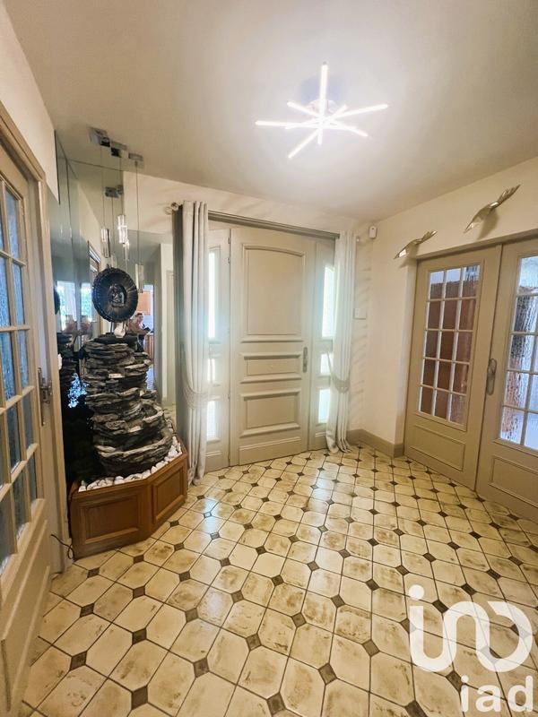 Maison - 204 m² - 10 pièces