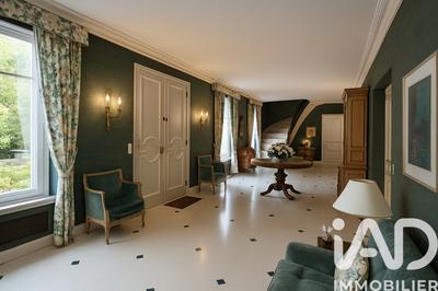 Maison - 468 m² - 12 pièces