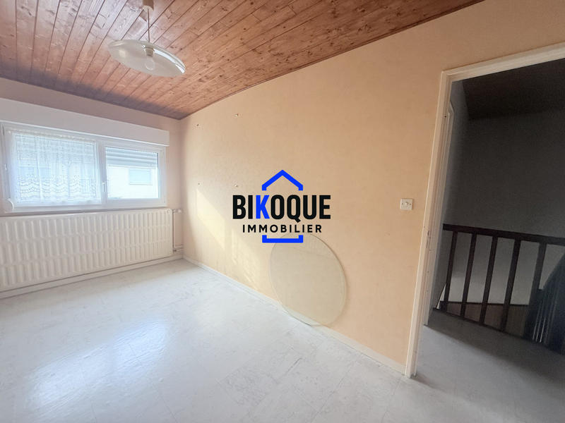 Maison - 99 m² - 5 pièces