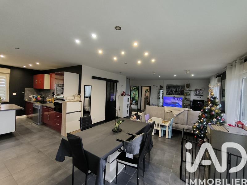 Maison - 98 m² - 5 pièces