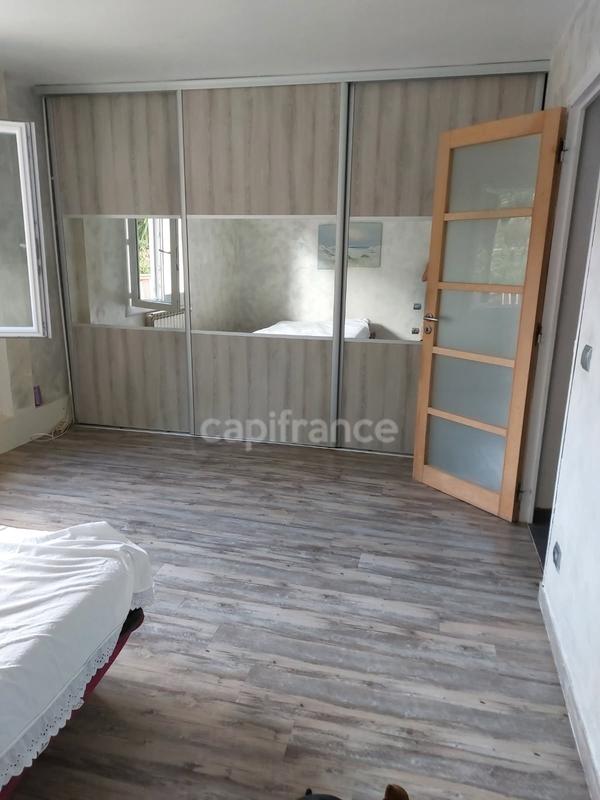 Maison - 240 m² - 6 pièces