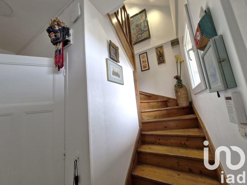 Maison - 184 m² - 9 pièces