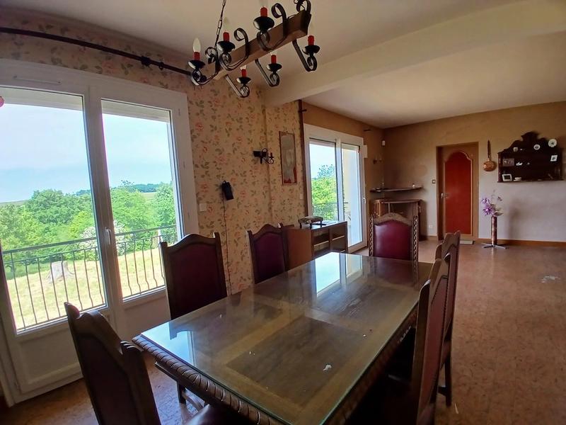 Maison - 159 m² - 8 pièces