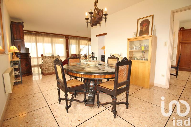 Appartement - 209 m² - 5 pièces