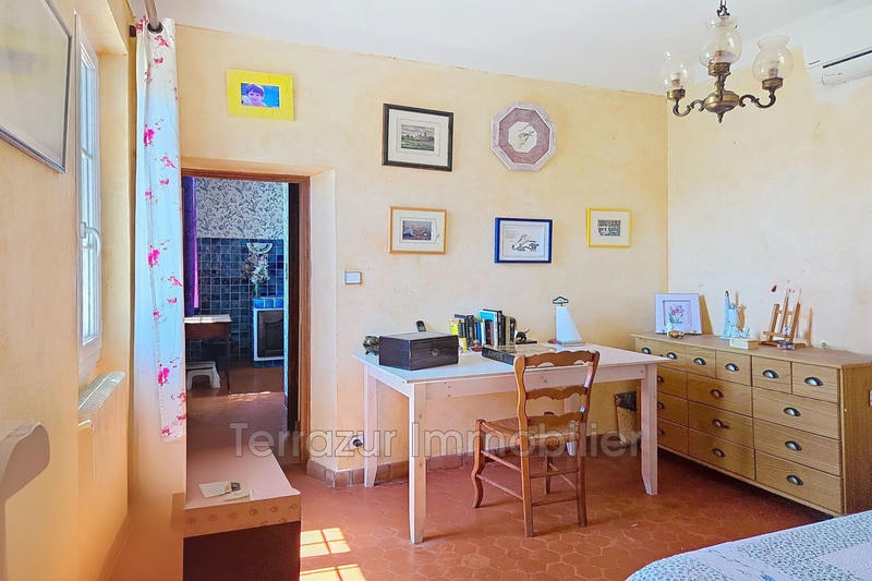 Mas - 900 m² - 10 pièces