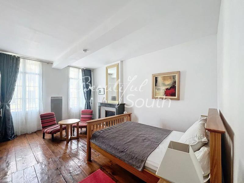 Maison chambre d'hôtes - 212 m² - 8 pièces