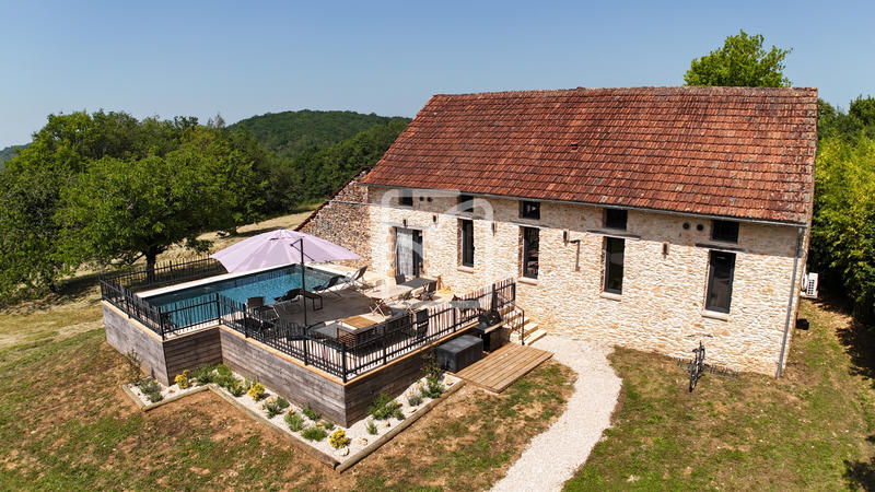 Maison - 164 m² - 10 pièces
