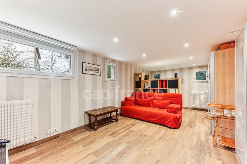 Maison - 200 m² - 8 pièces