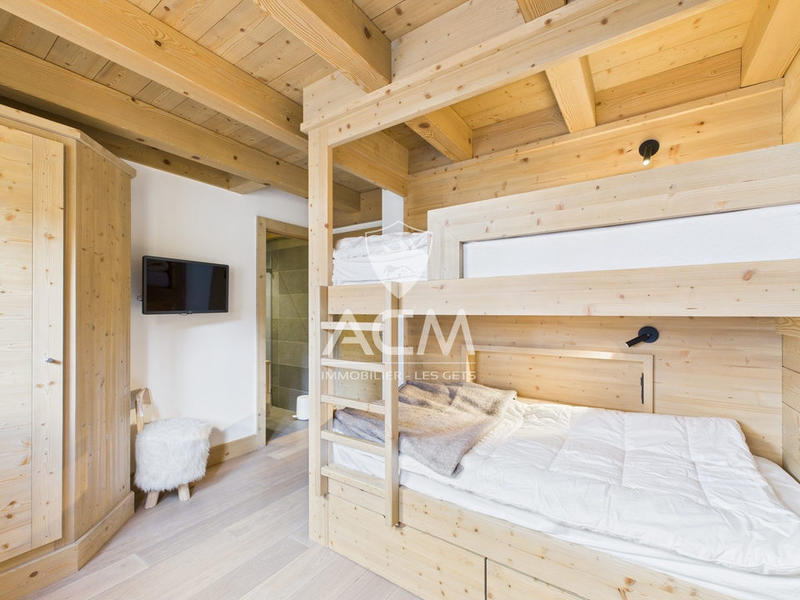 Châlet - 221 m² - 8 pièces