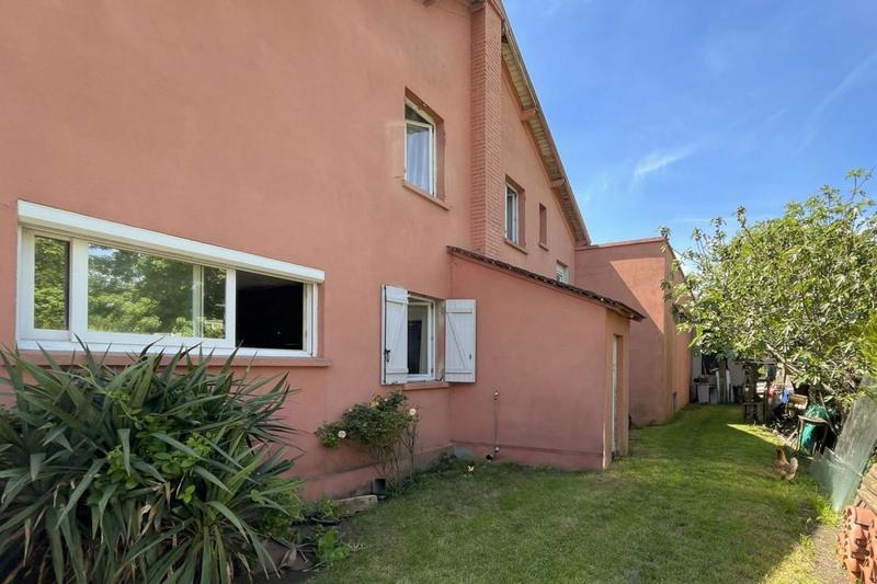 Propriété - 800 m² - 10 pièces