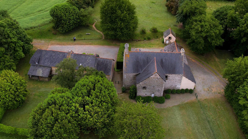 Maison - 560 m² - 14 pièces