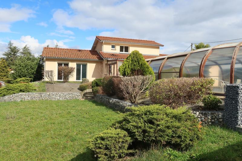 Maison - 228 m² - 7 pièces