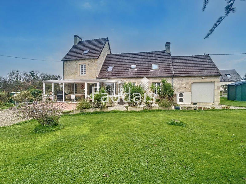 Maison - 170 m² - 9 pièces