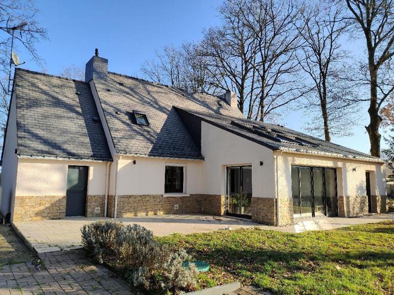 Maison traditionnelle - 147 m² - 6 pièces