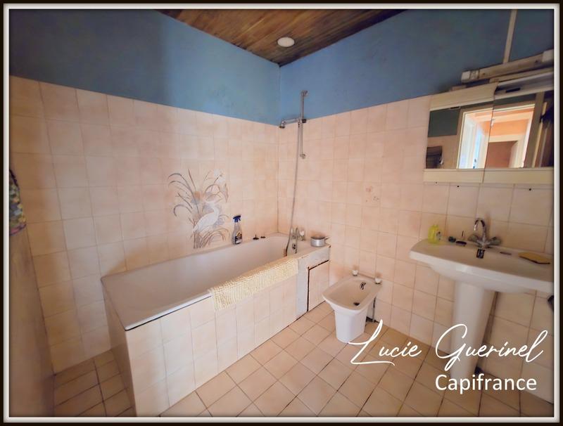 Maison - 240 m² - 5 pièces