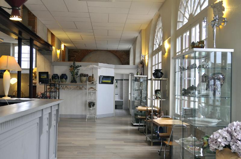 Propriété - 1 000 m² - 14 pièces