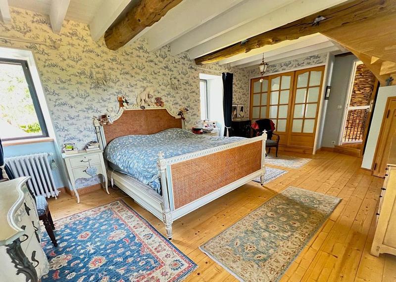 Propriété - 300 m² - 8 pièces