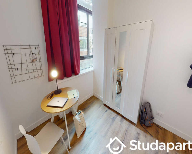 Chambre - 190 m² - 1 pièce