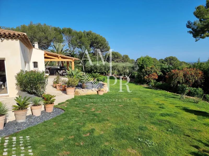 Villa - 555 m² - 10 pièces