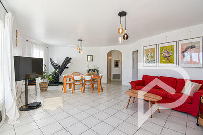 Maison - 110 m² - 6 pièces