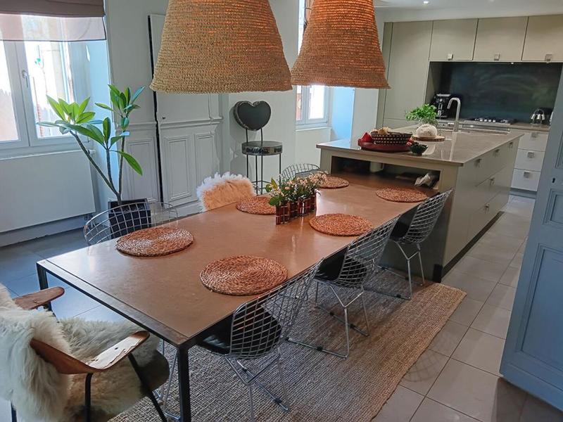 Maison - 200 m² - 8 pièces