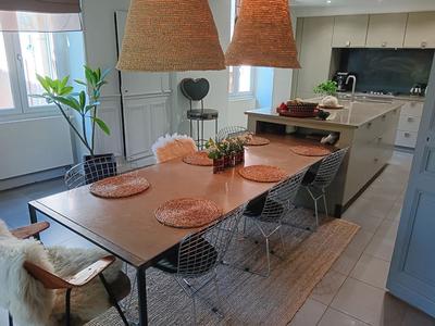 Maison - 200 m² - 8 pièces