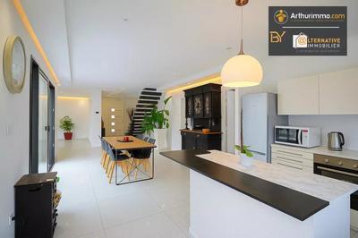 Maison - 142 m² - 6 pièces