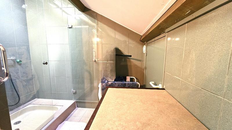 Maison - 220 m² - 10 pièces