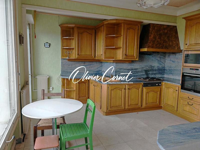 Maison - 230 m² - 7 pièces