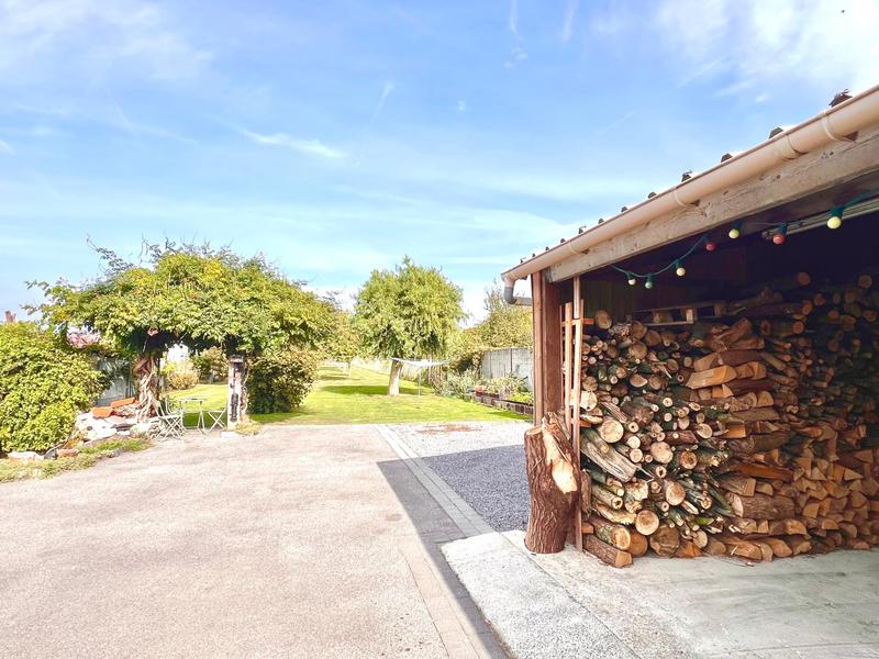 Maison - 205 m² - 9 pièces