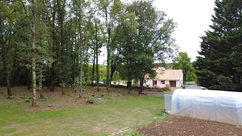 Maison - 220 m² - 8 pièces