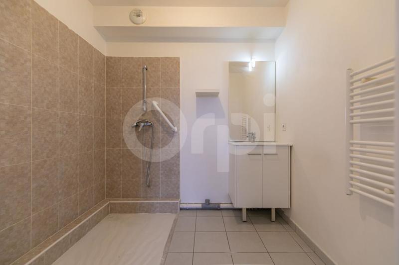 Appartement - 80 m² - 3 pièces