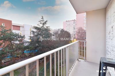 Chambre - 9 m² - 7 pièces