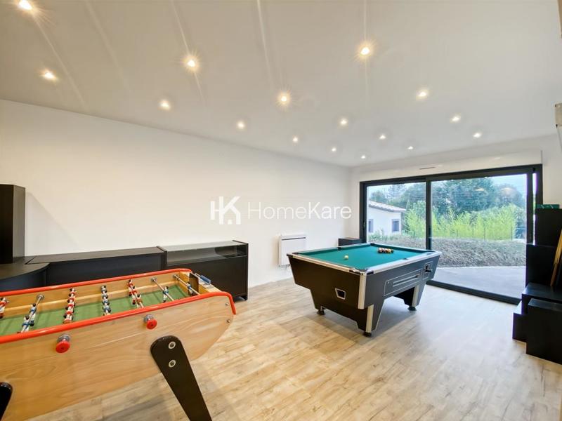 Villa - 275 m² - 8 pièces