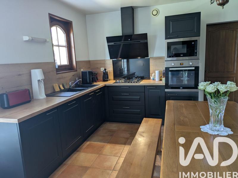 Maison - 277 m² - 9 pièces