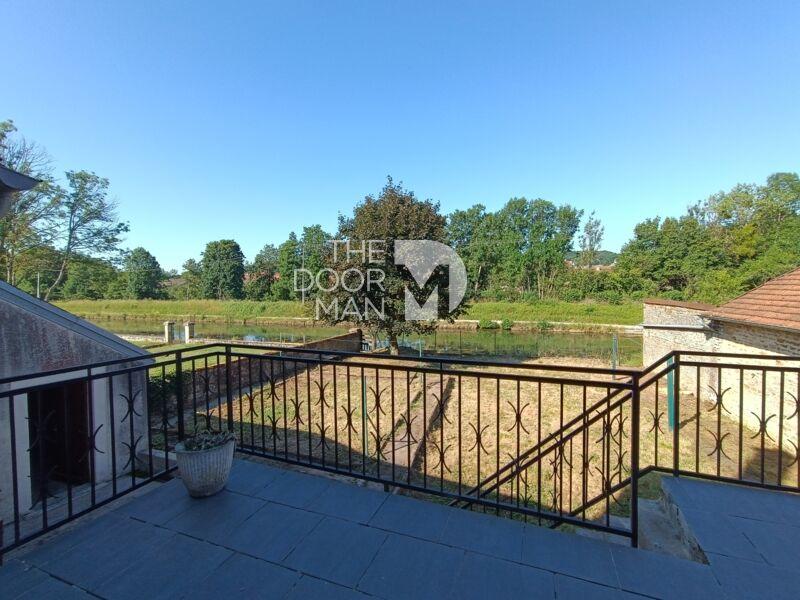 Maison - 244 m² - 6 pièces